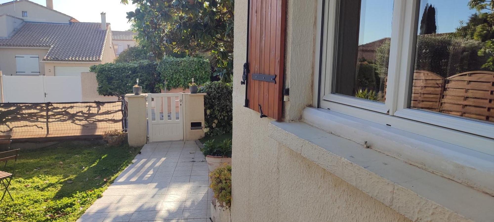Maison T2 Avec Petit Jardin Dans Impasse Calme バイヤルグ エクステリア 写真