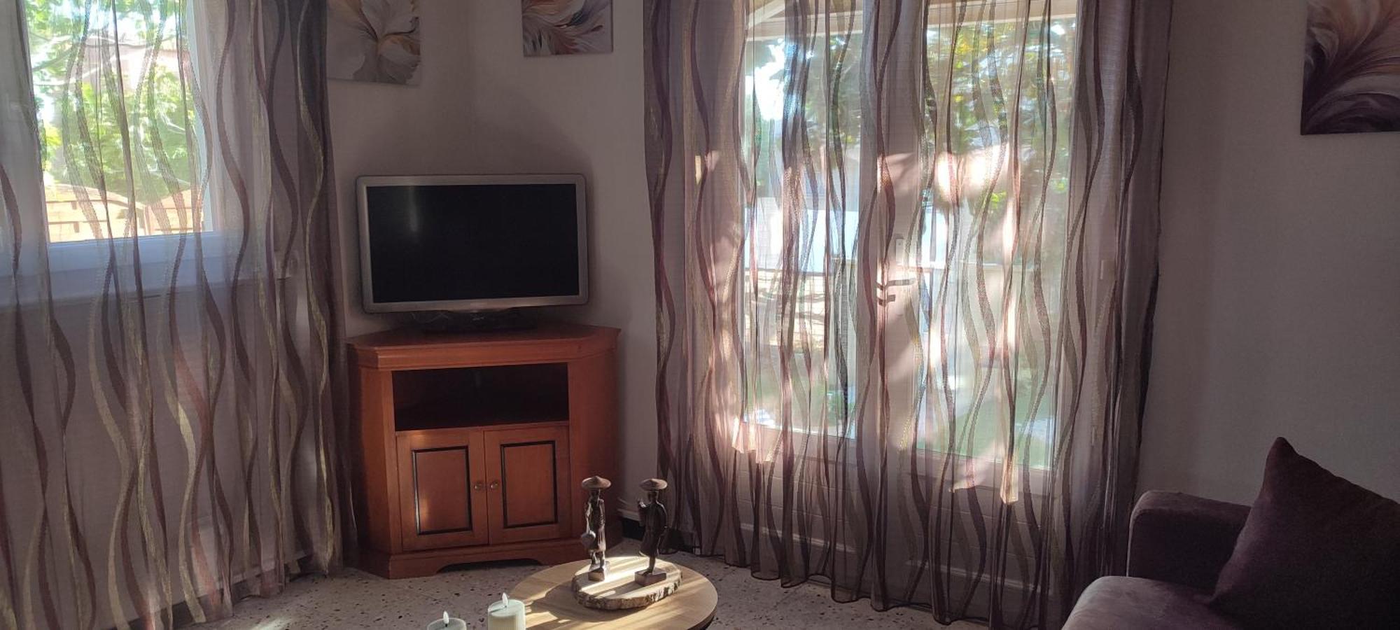 Maison T2 Avec Petit Jardin Dans Impasse Calme バイヤルグ エクステリア 写真