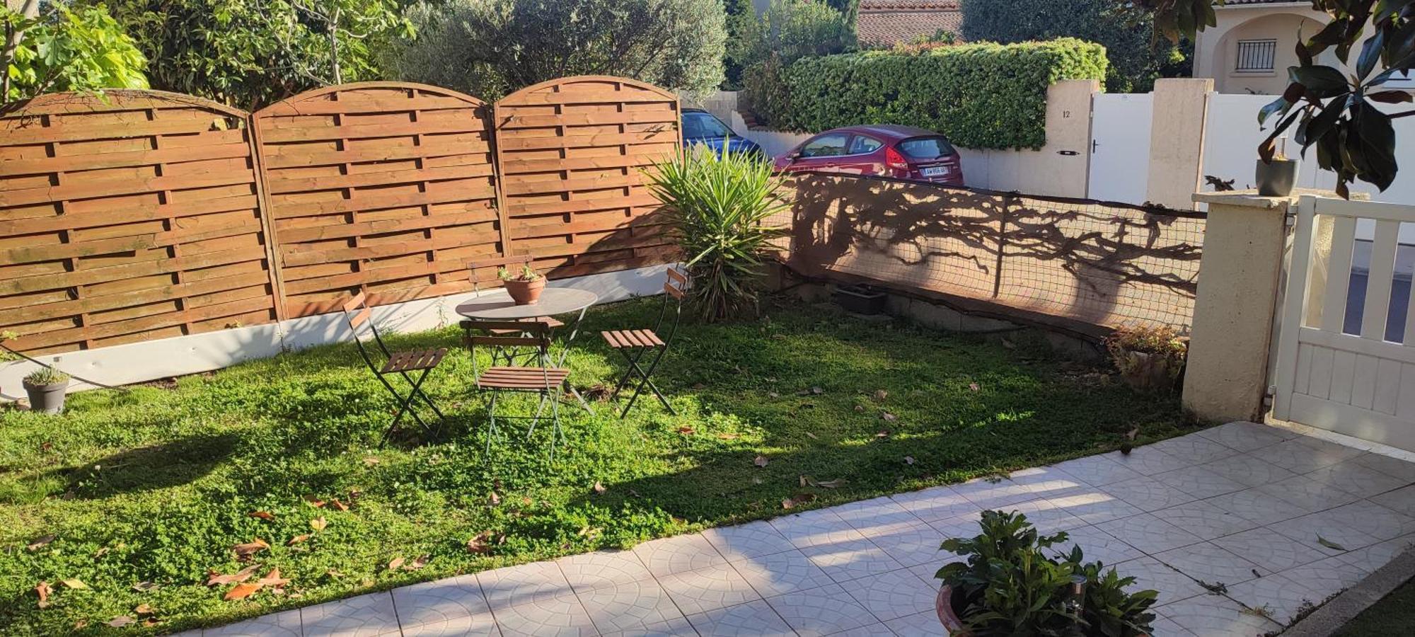 Maison T2 Avec Petit Jardin Dans Impasse Calme バイヤルグ エクステリア 写真