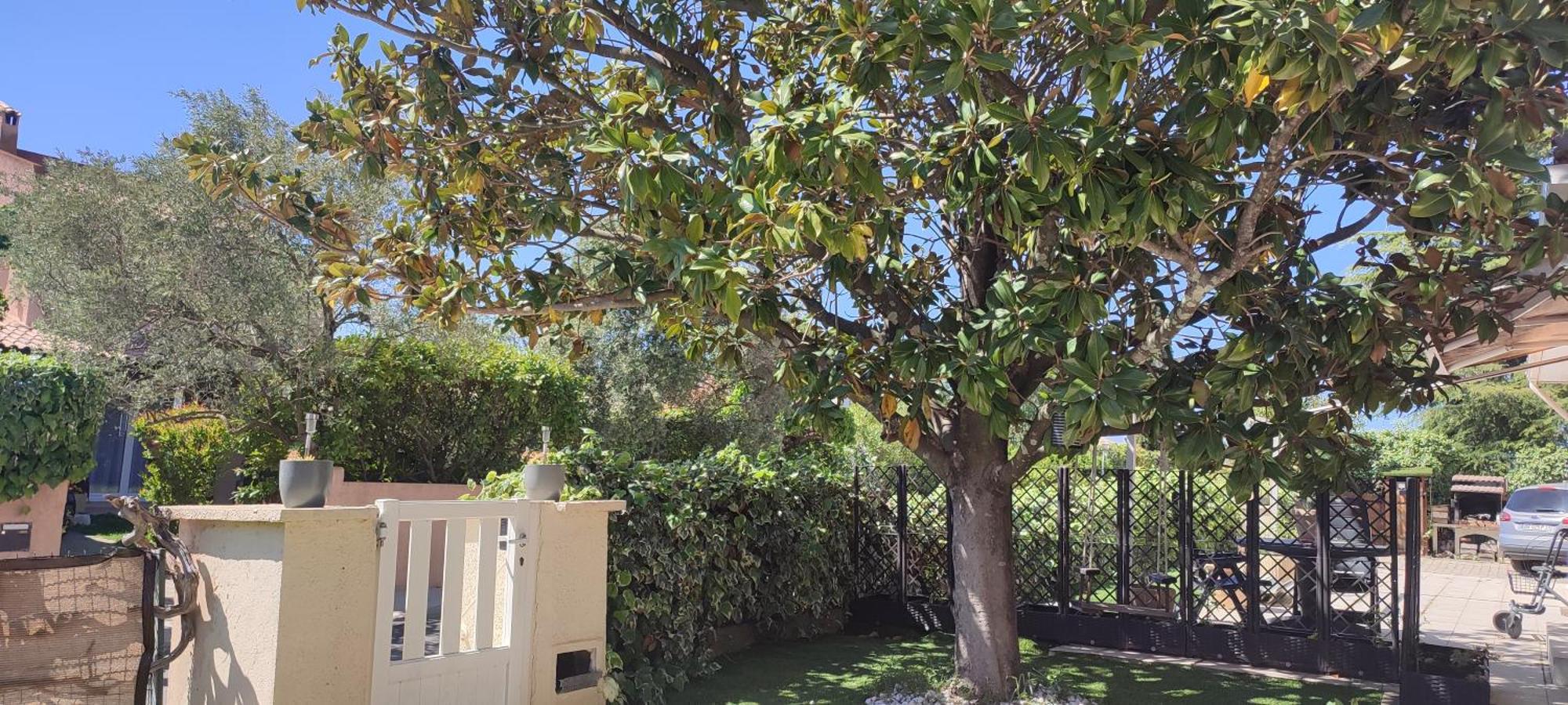Maison T2 Avec Petit Jardin Dans Impasse Calme バイヤルグ エクステリア 写真