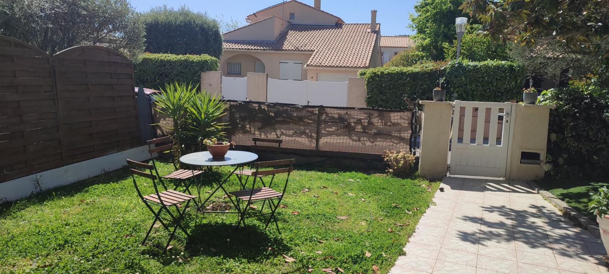 Maison T2 Avec Petit Jardin Dans Impasse Calme バイヤルグ エクステリア 写真