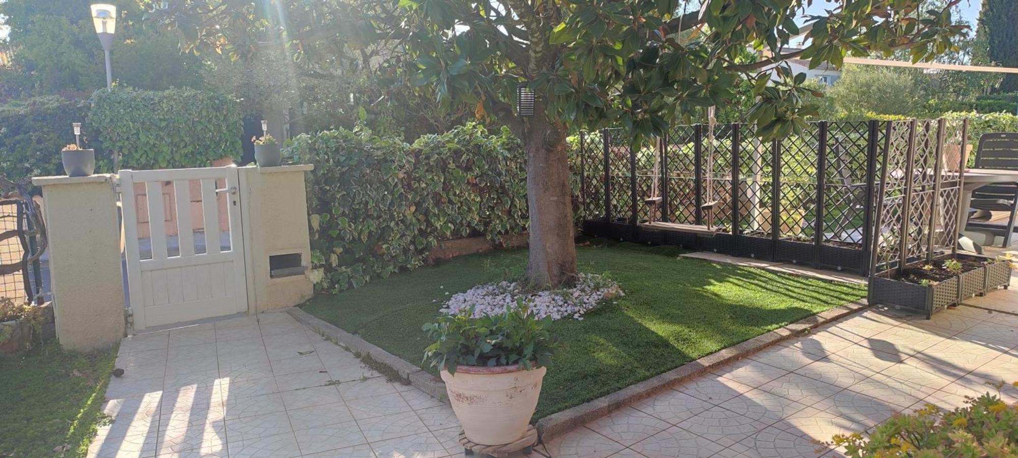 Maison T2 Avec Petit Jardin Dans Impasse Calme バイヤルグ エクステリア 写真